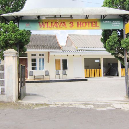 Hotel Wijaya 3 Kaliurang Eksteriør billede